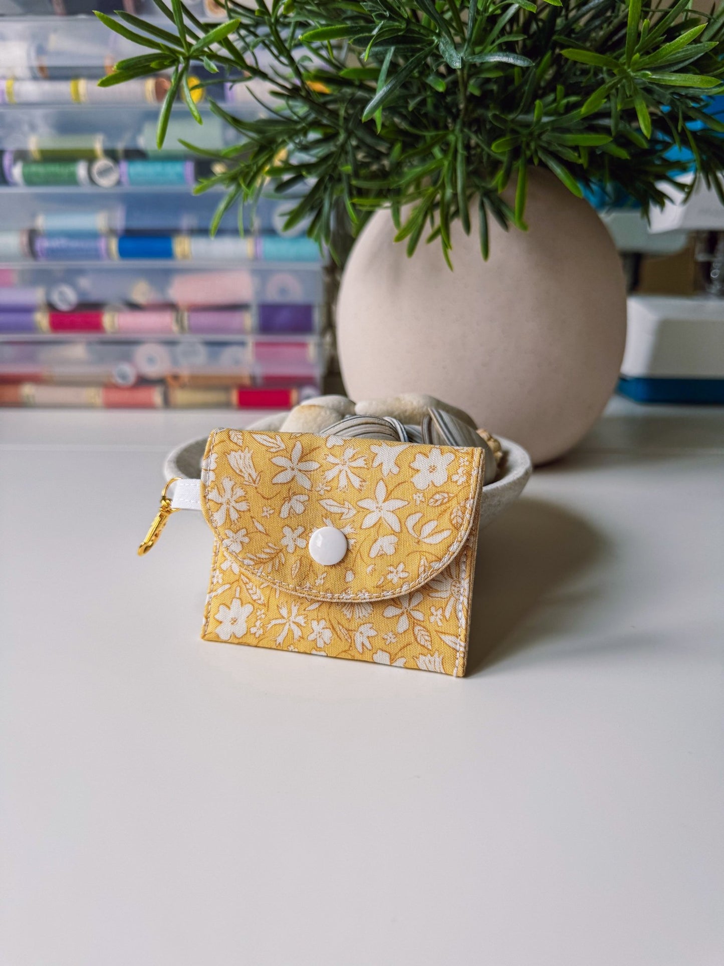 Mini Clip Case Flower Field (Liberty) - Ana Woods