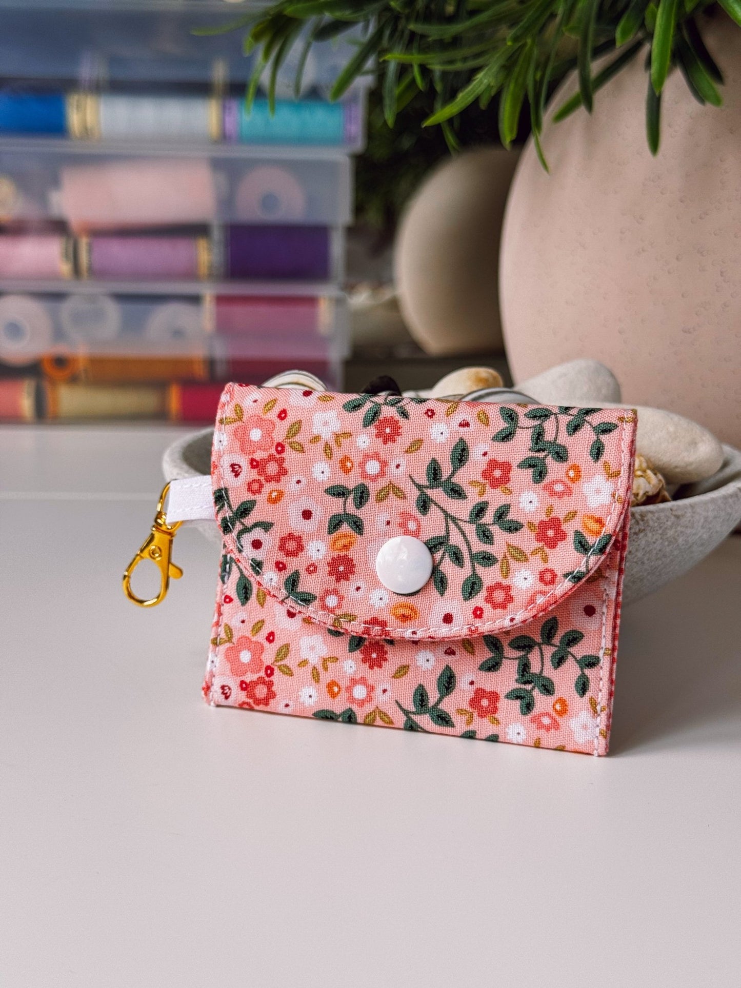 Mini Clip Case Peach Garden - Ana Woods