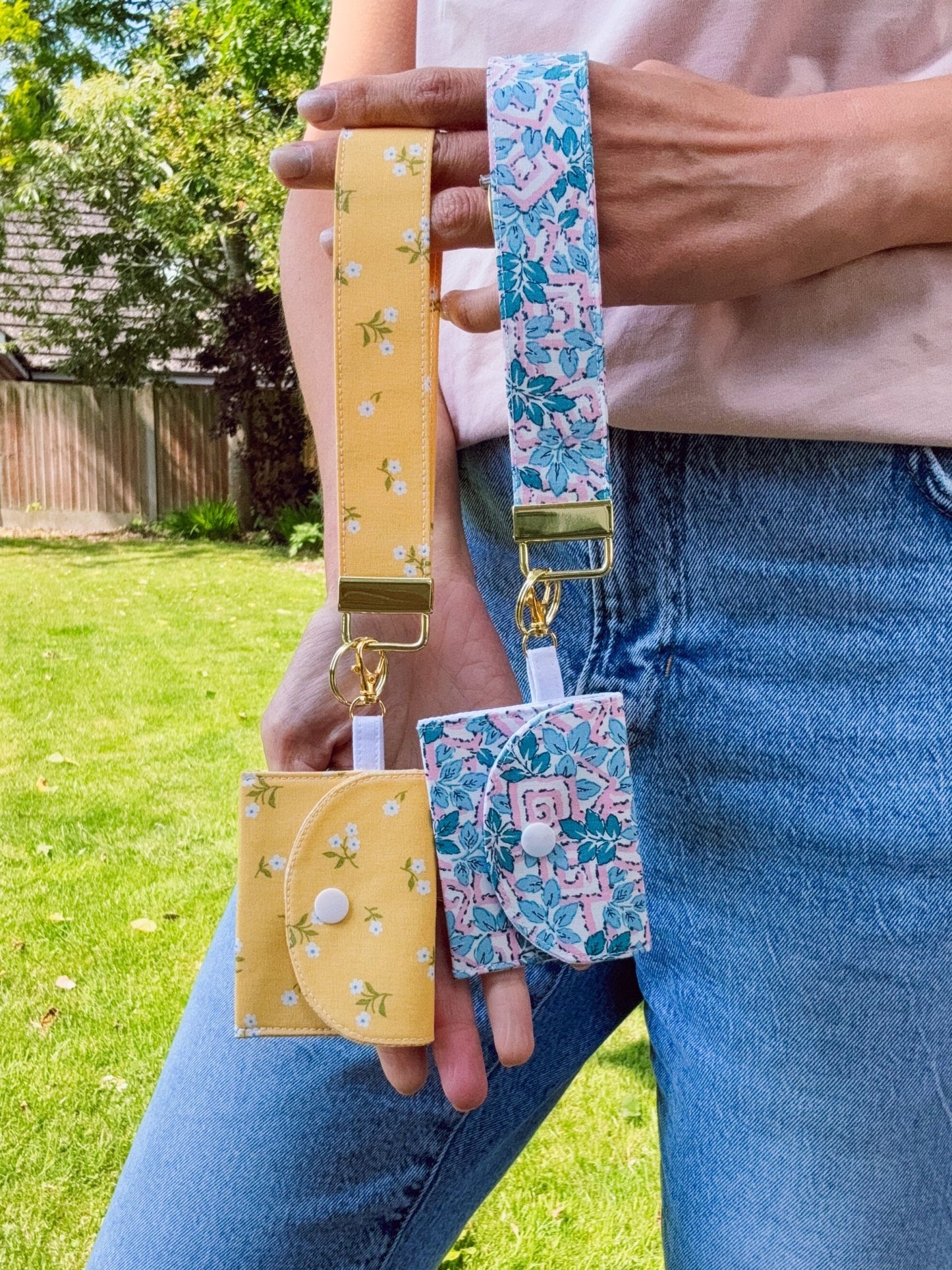 Mini Clip Case Peach Garden - Ana Woods