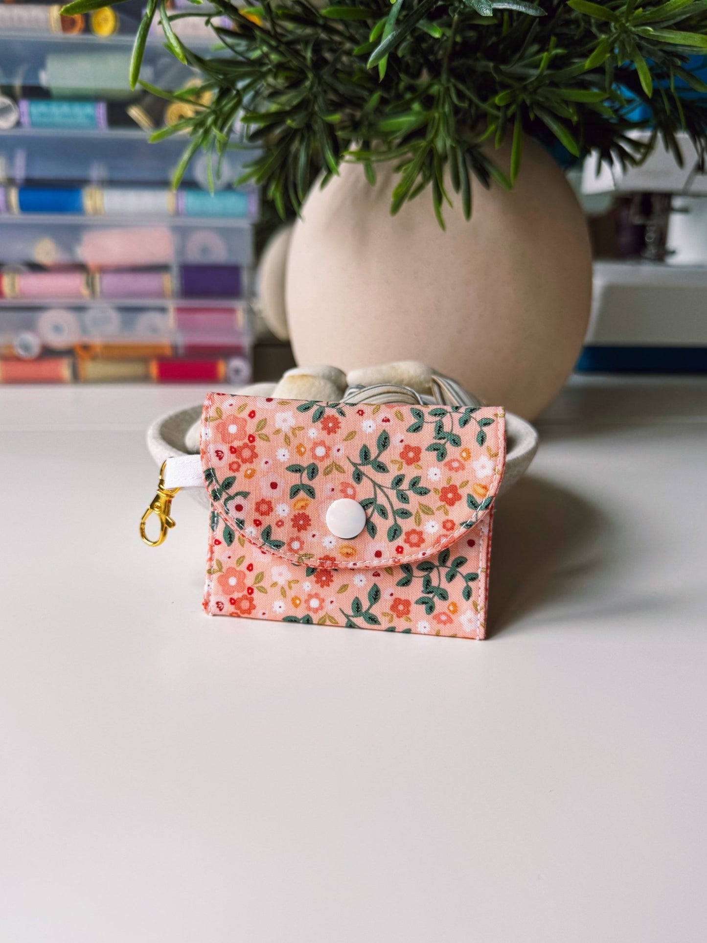 Mini Clip Case Peach Garden - Ana Woods