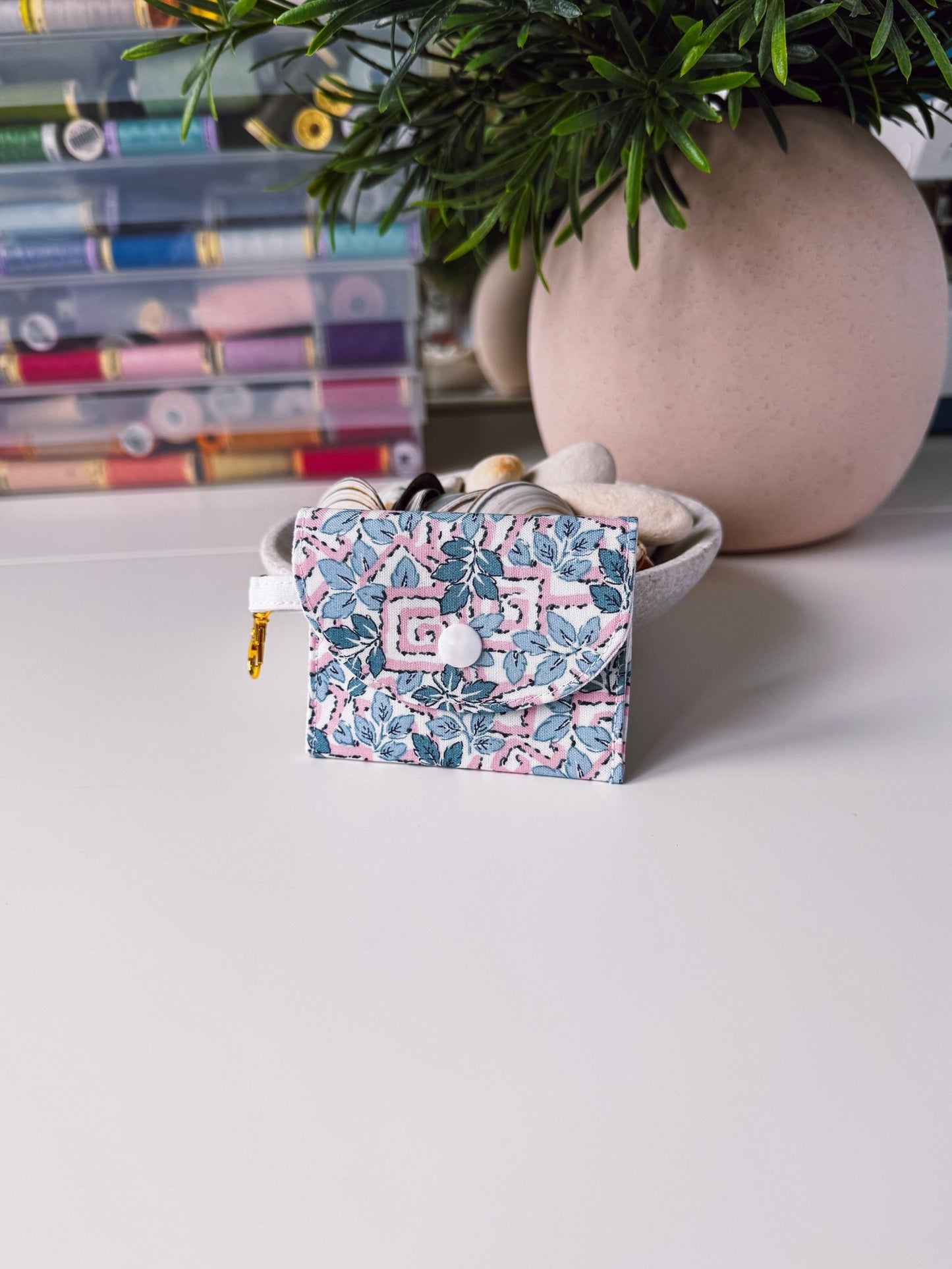 Mini Clip Case Petal Geometry (Liberty) - Ana Woods