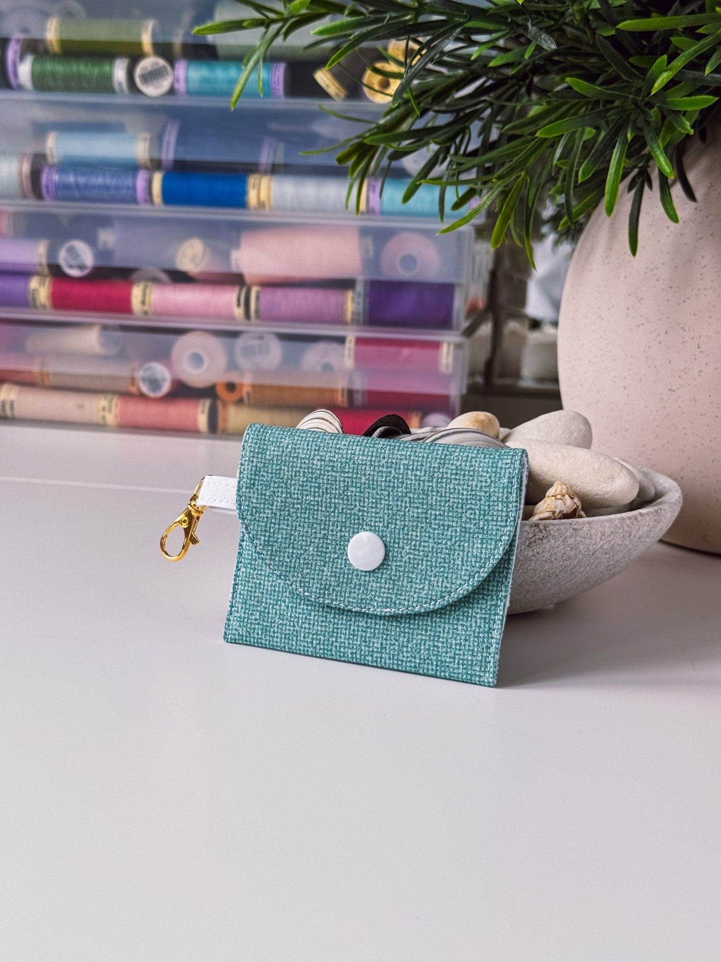 Mini Clip Case Soft Green - Ana Woods