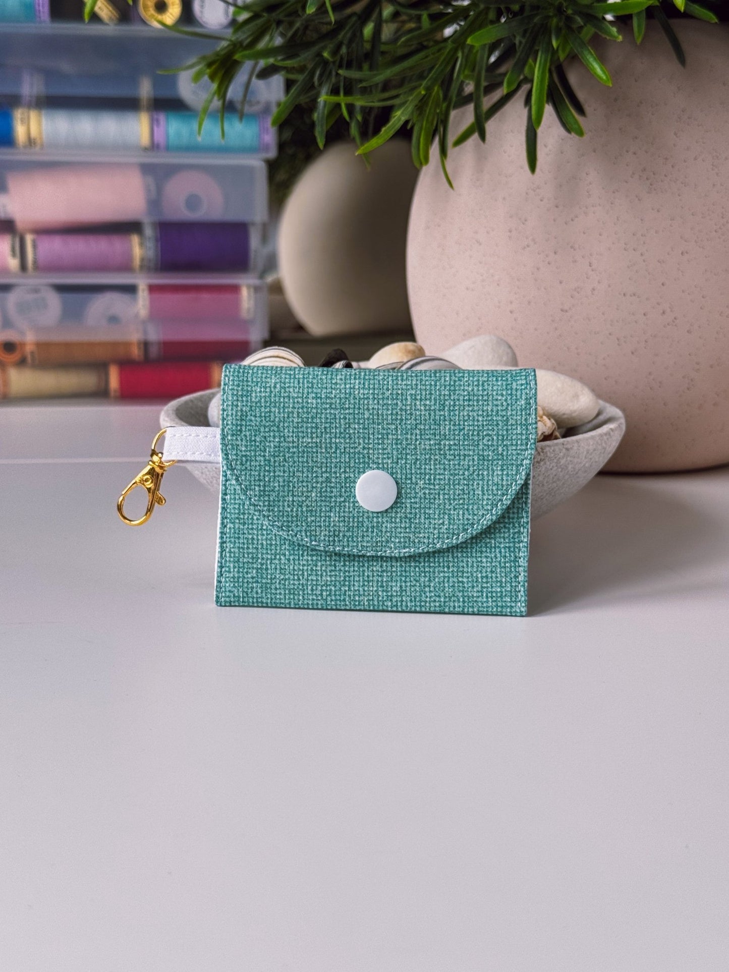 Mini Clip Case Soft Green - Ana Woods