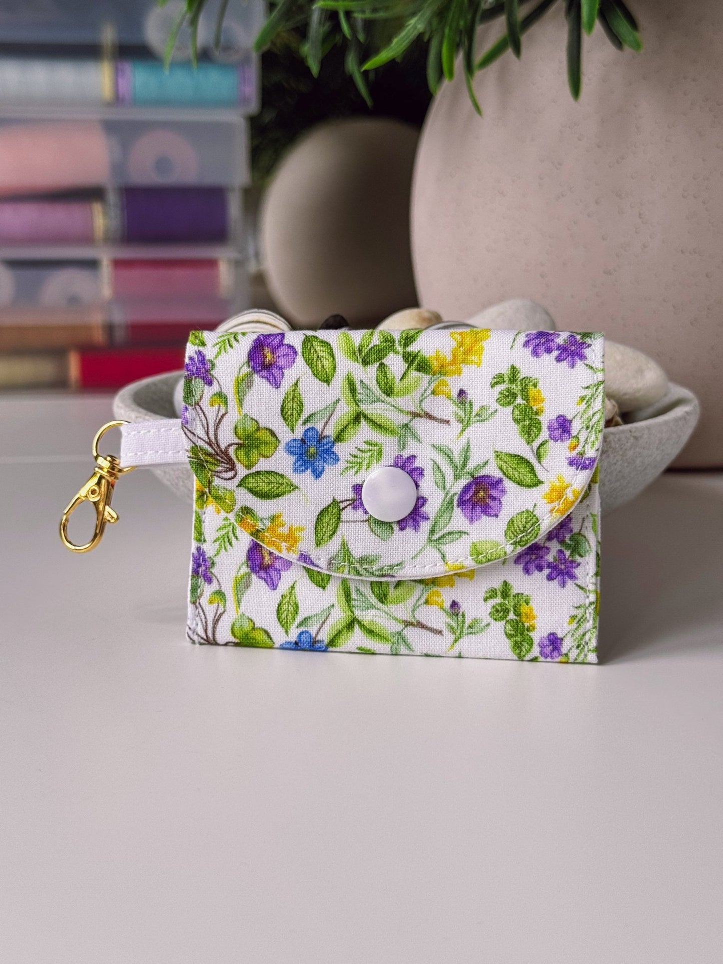 Mini Clip Case Wildflower Meadow - Ana Woods