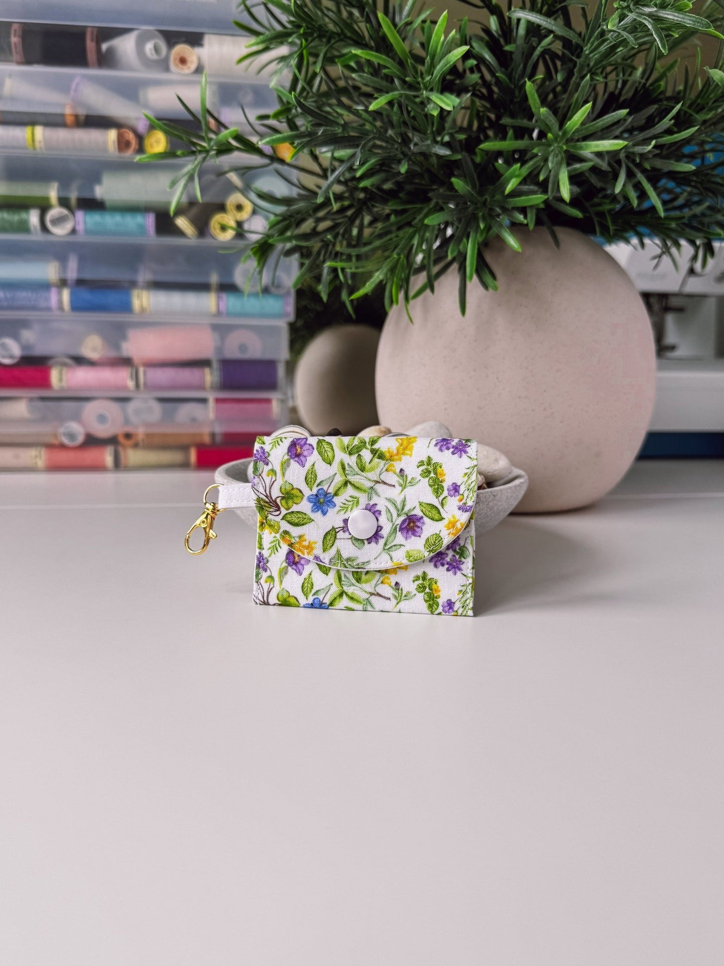 Mini Clip Case Wildflower Meadow - Ana Woods