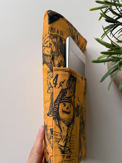 Alice in Wonderland Book & Gadget Sleeve