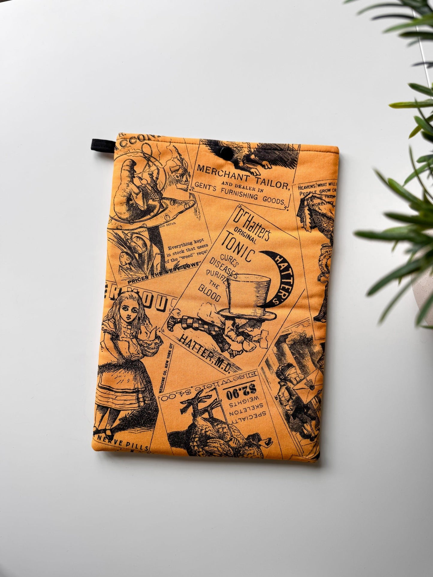 Alice in Wonderland Book & Gadget Sleeve - Ana Woods