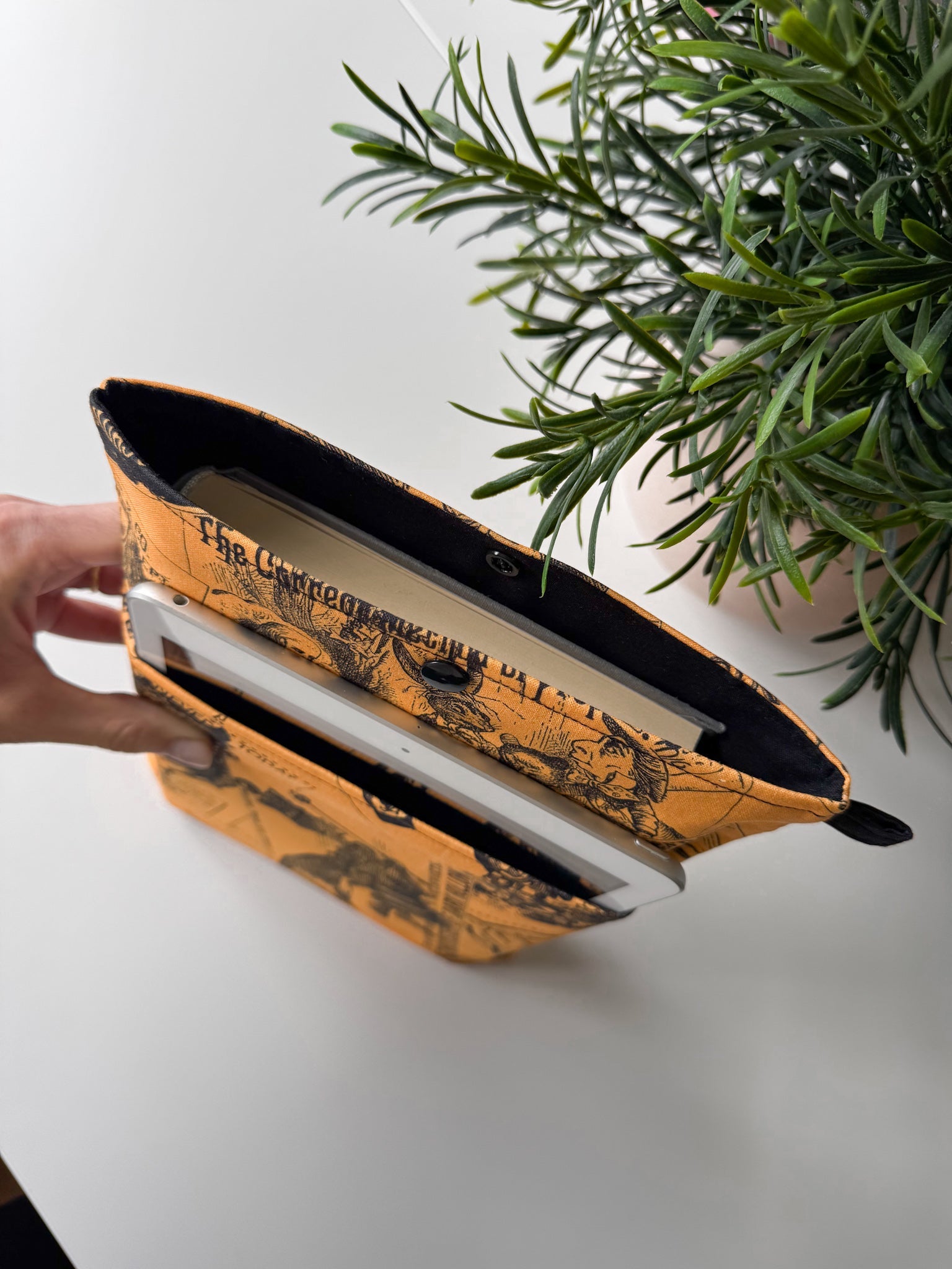 Alice in Wonderland Book & Gadget Sleeve - Ana Woods