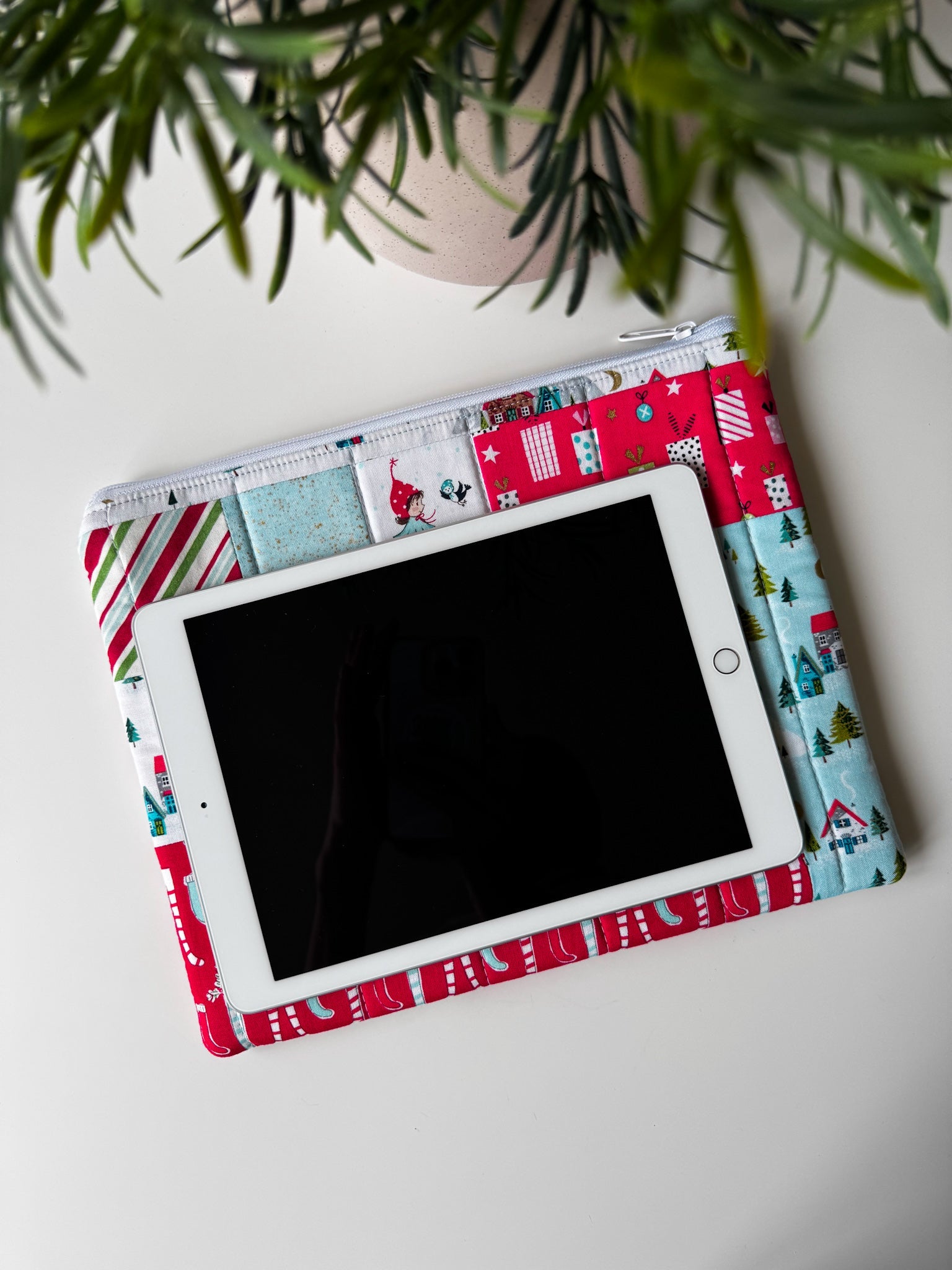 Christmas Village Quilted Zip Bags - Ana Woods