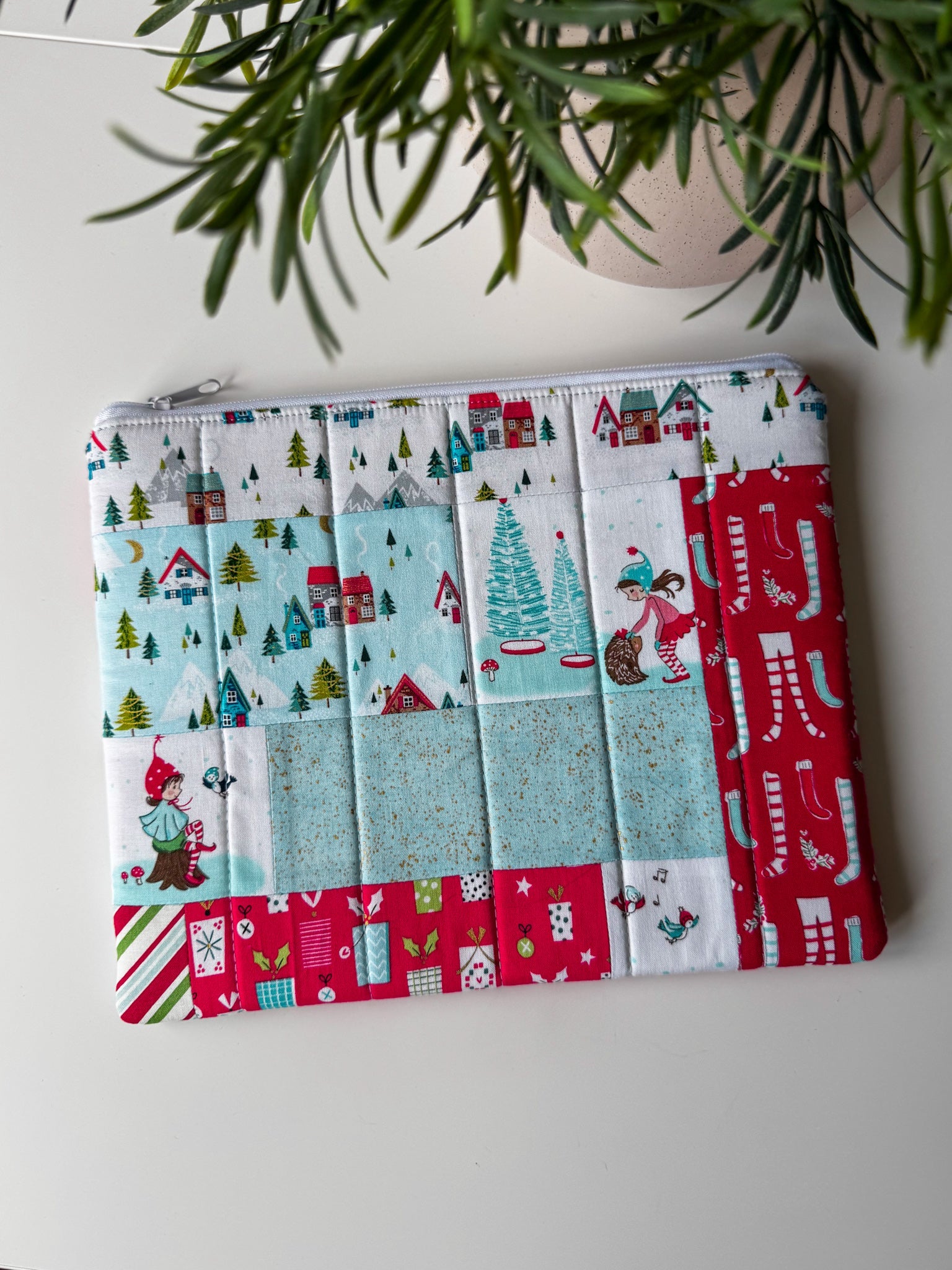 Christmas Village Quilted Zip Bags - Ana Woods