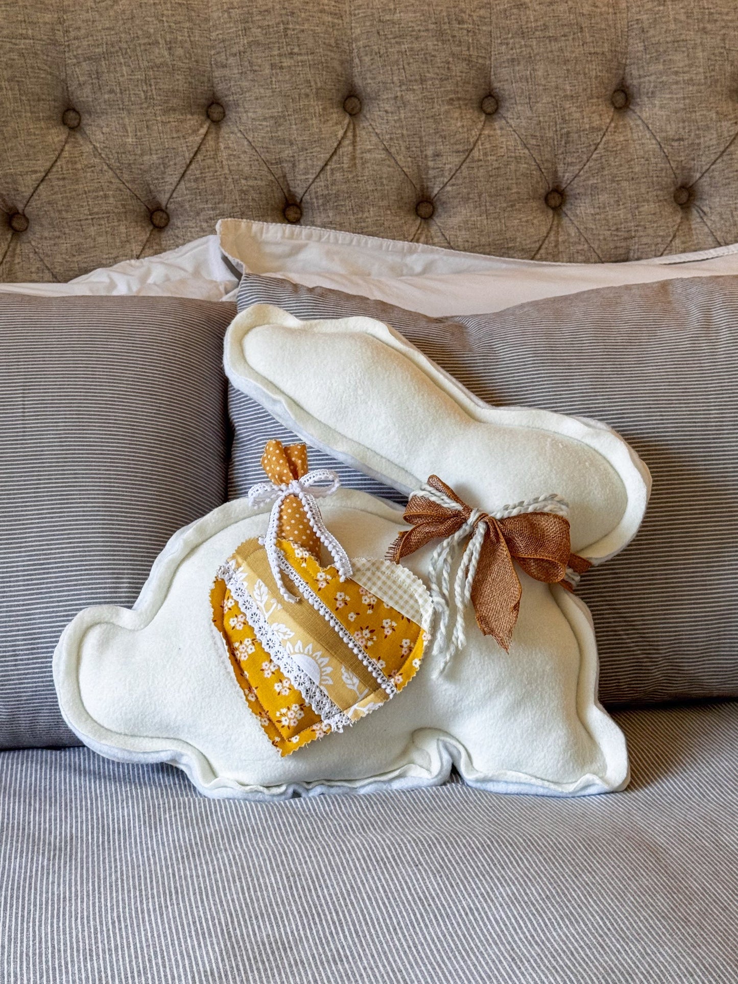 🐰 Daisy – Fleece Bunny Cushion with Carrot - Ana Woods