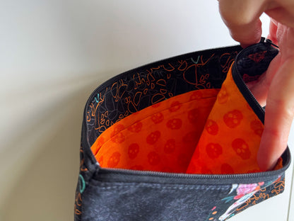👻 Halloween Skull Zip Bag – 25x18 cm - Ana Woods