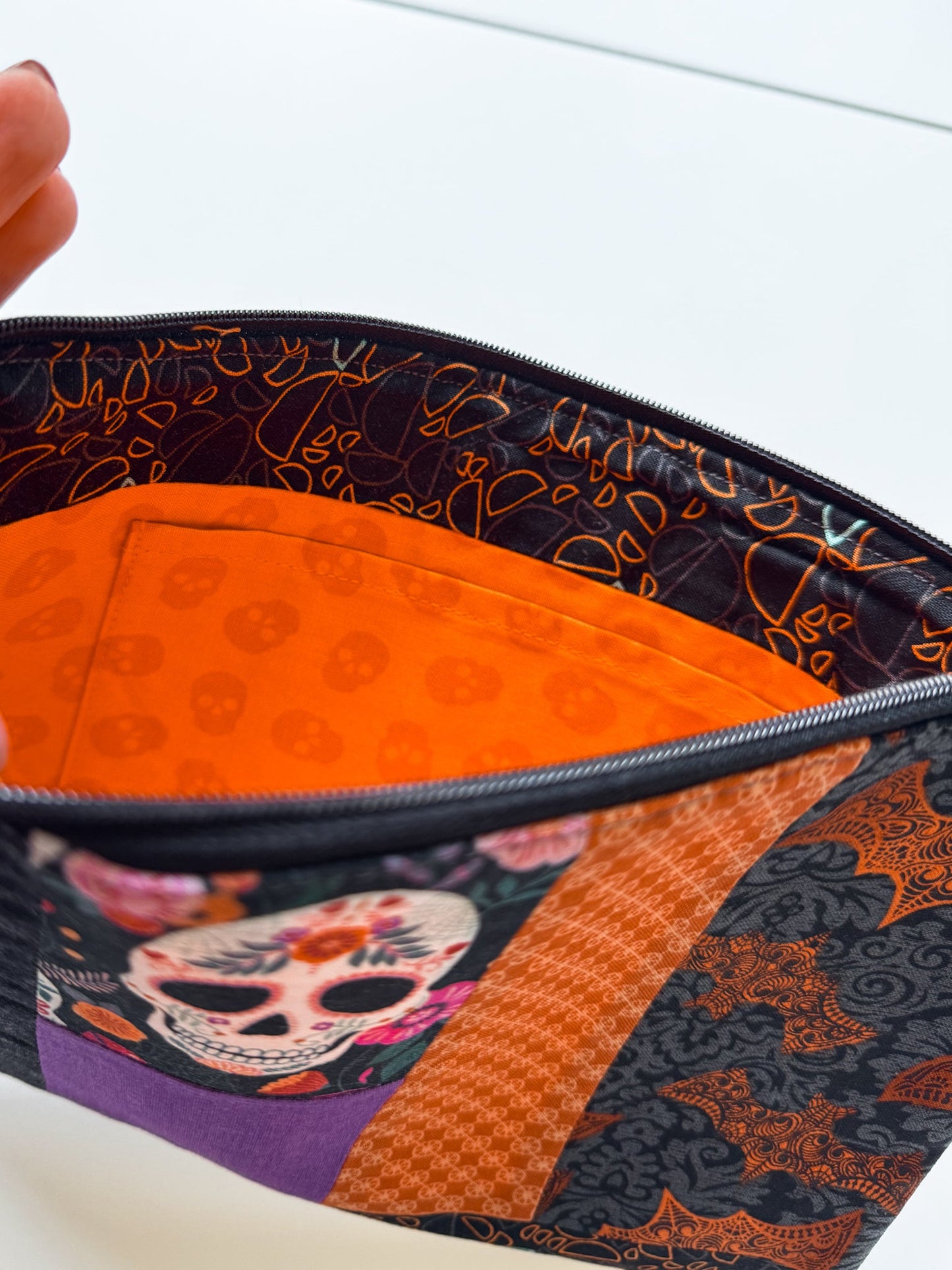 👻 Halloween Skull Zip Bag – 25x18 cm - Ana Woods