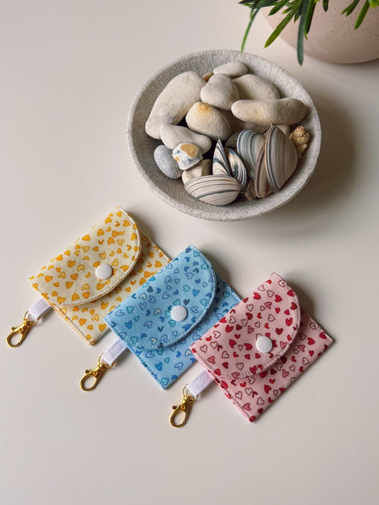Mini Clip Case Ditsy Hearts - Ana Woods