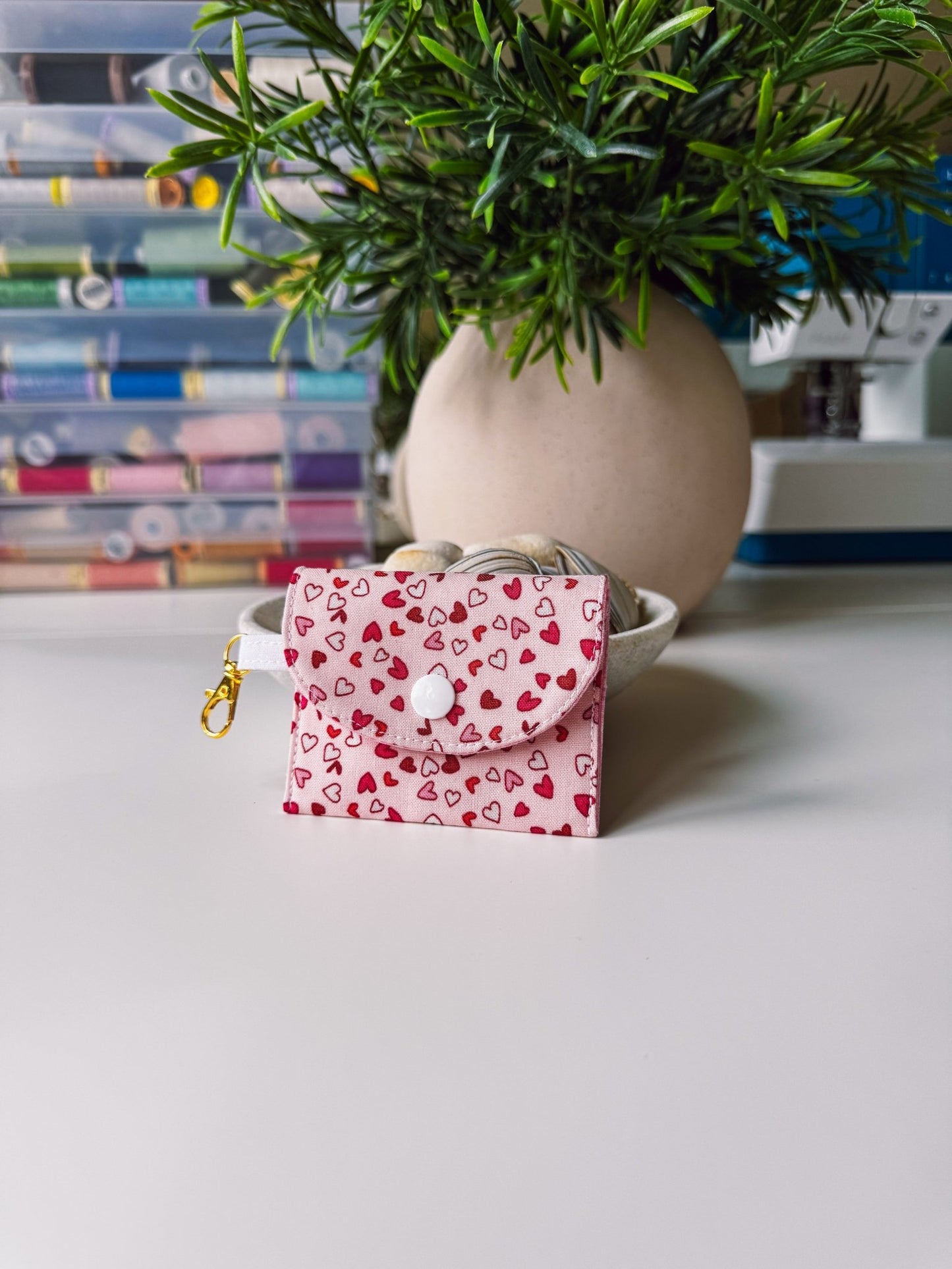 Mini Clip Case Ditsy Hearts - Ana Woods