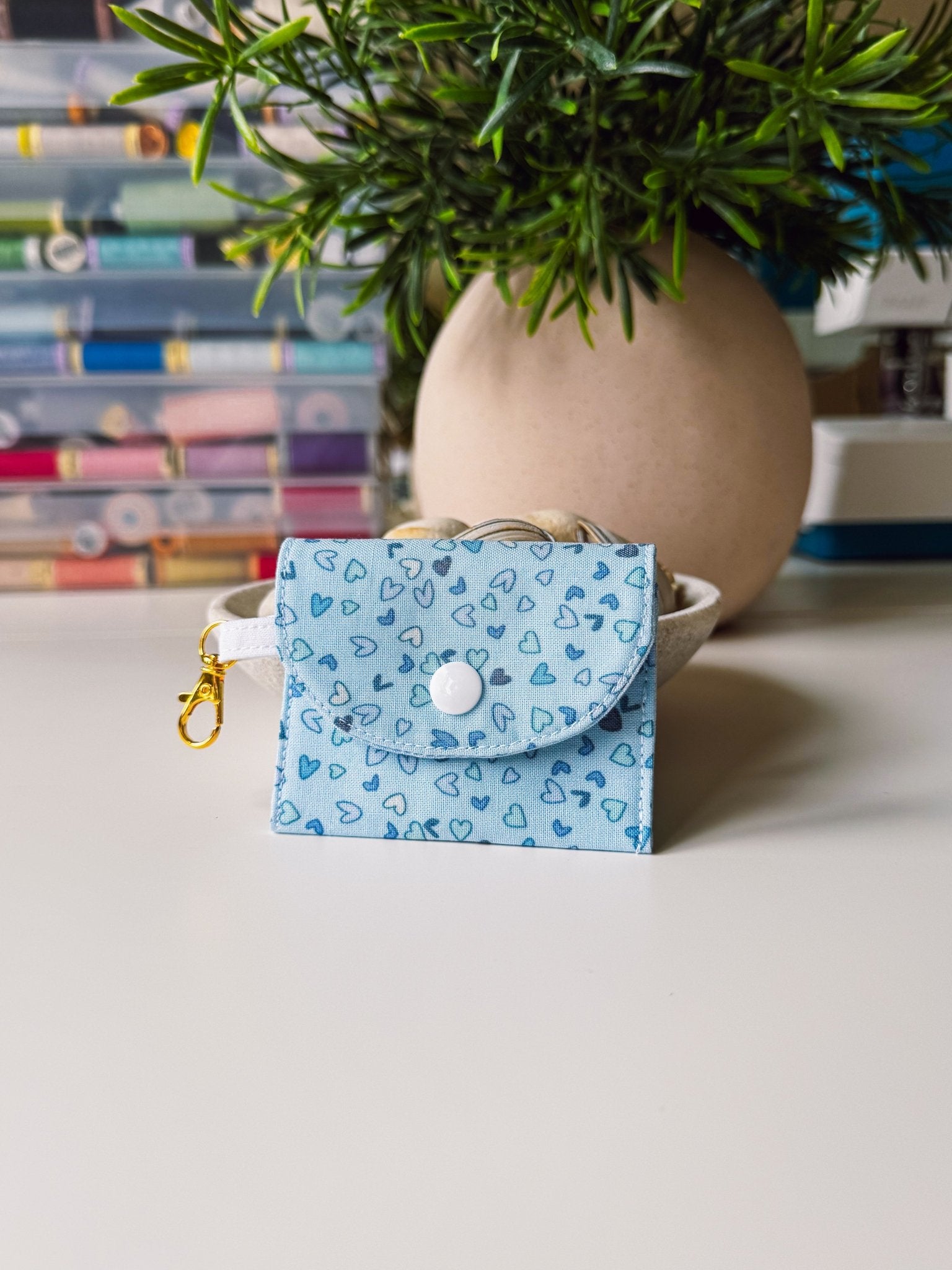 Mini Clip Case Ditsy Hearts - Ana Woods