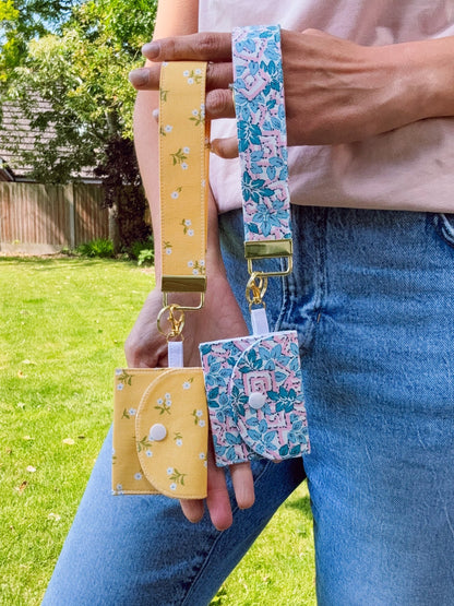 Mini Clip Case Peach Garden - Ana Woods