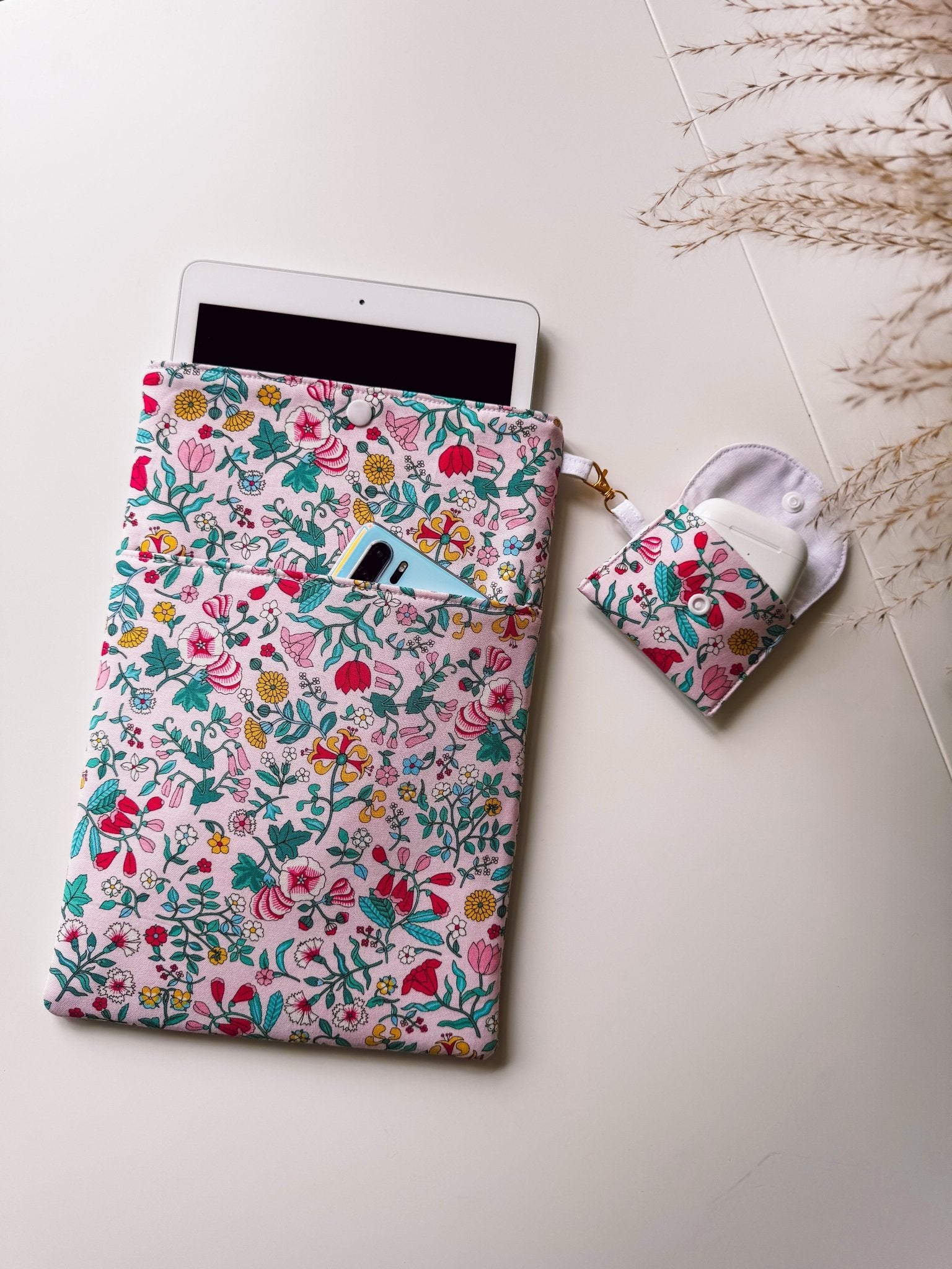 Pale Pink Dots Mini Clip Case - Ana Woods